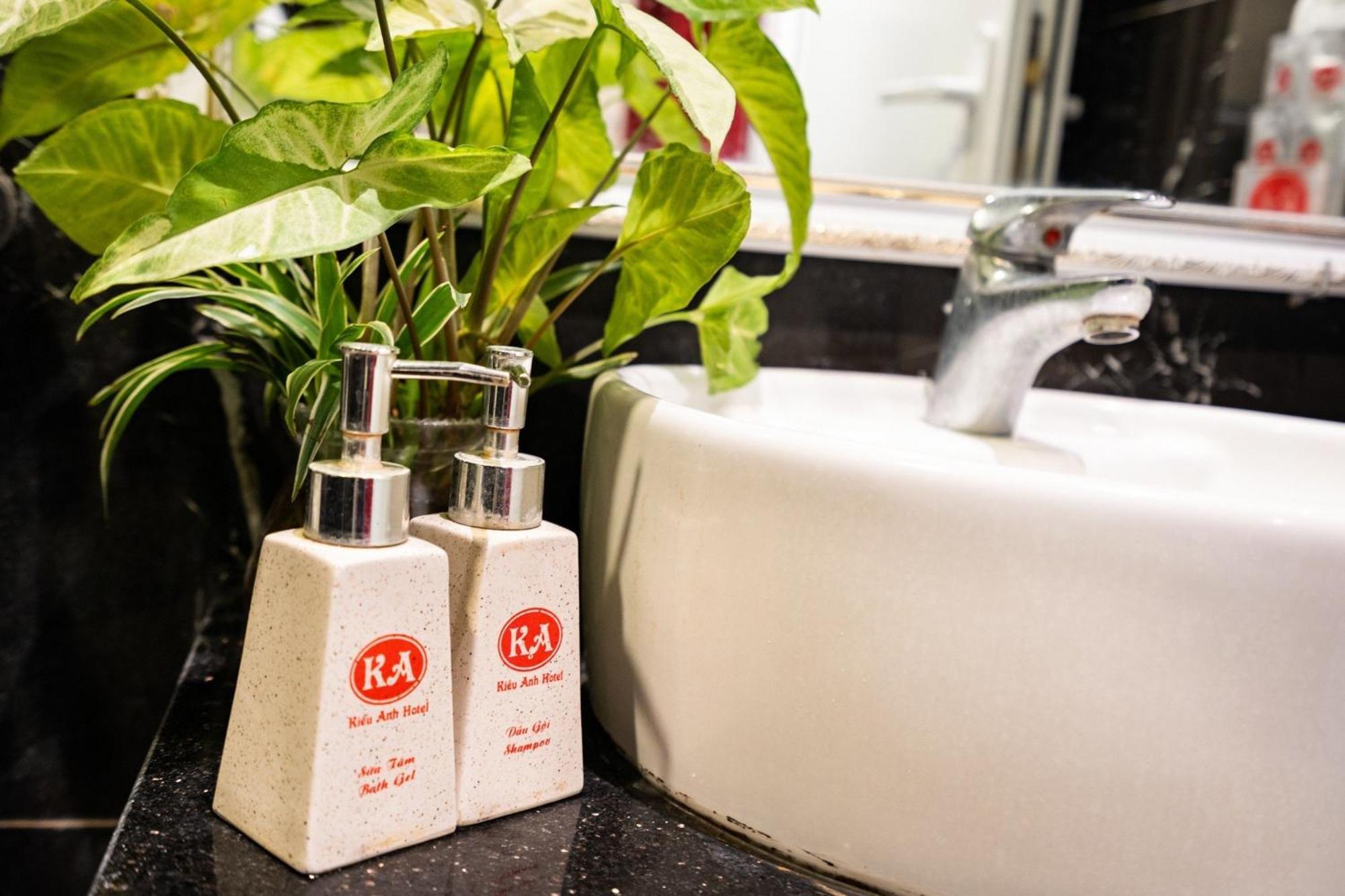 Kieu Anh Hotel - 81 Trung Kinh - By Bay Luxury Hanoi Bagian luar foto